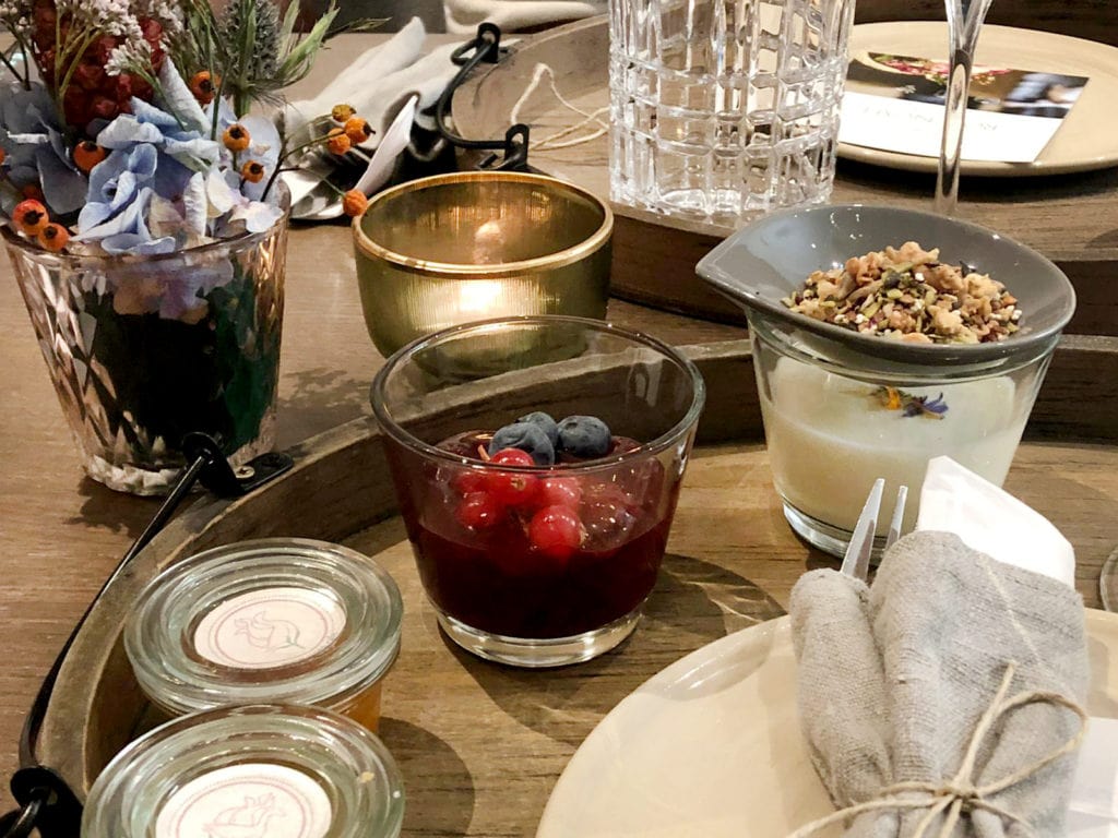 Frühstück im Rosencafe
