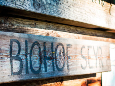 Schild Biohof Seyr
