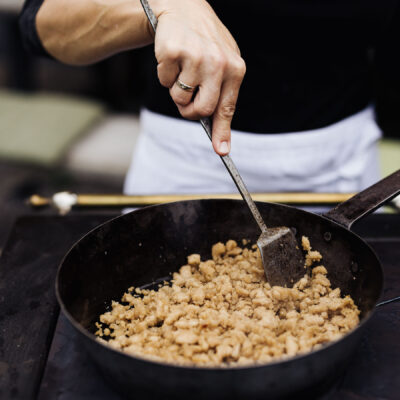 © Slowfood/Mara Hohla
Pfanne mit Getreidegericht