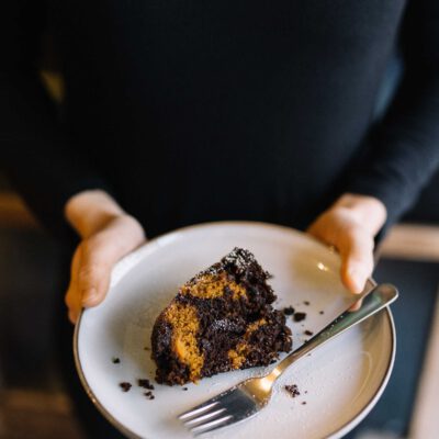 Teller mit Gugelhupf