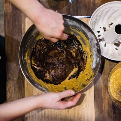 Gugelhupfform mit Teig