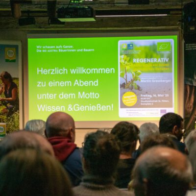 Publikum und Bühne bei "Wissen Und Genießen"