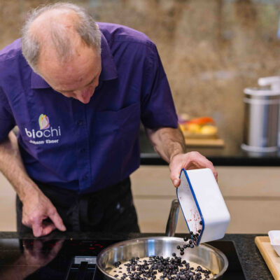 Bio-Heidelbeer Kaiserschmarrn in Pfanne