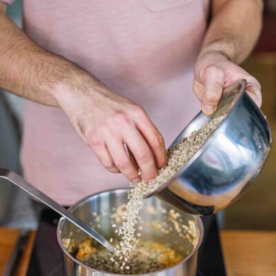 Topf mit Bio-Risott0