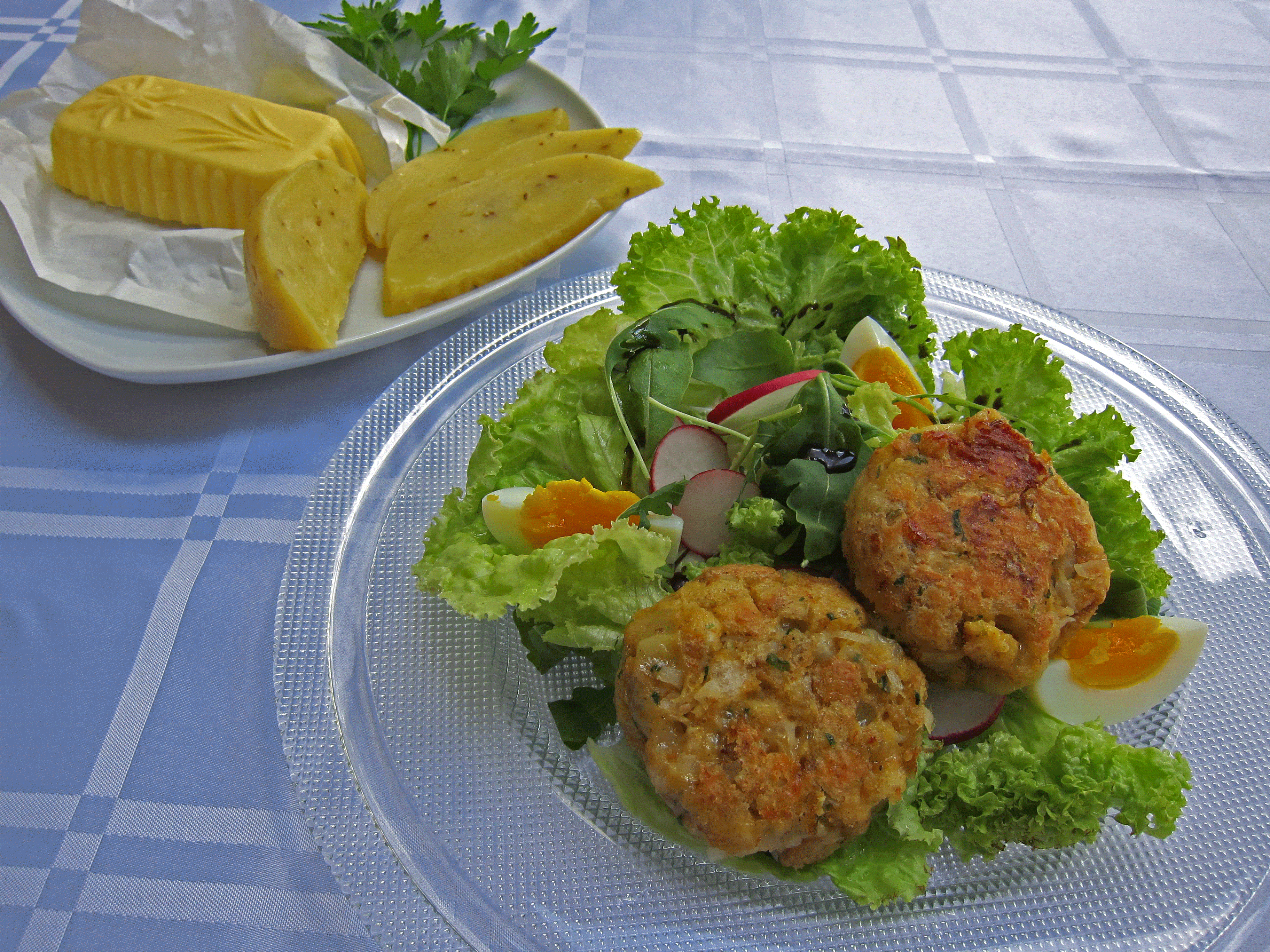 Gemüselaibchen mit Salat