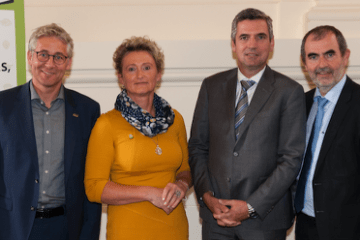 v.l.n.r.: Jan Plagge (Präsident IFOAM EU), Gertraud Grabmann (Obfrau BIO AUSTRIA), Herbert Dorfmann (Mitglied des Europäischen Parlaments), Josef Plank (Generalsekretär BMNT); Foto: © BIO AUSTRIA/Liebentritt