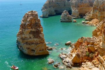 Bild von Meeresbucht Algarve in Spanien.