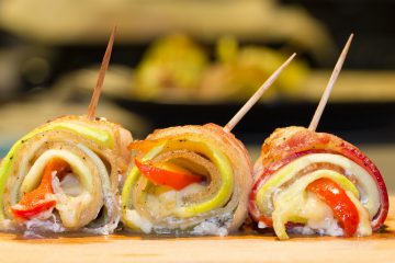 Schinkenspeckröllchen mit Ziegenkäse