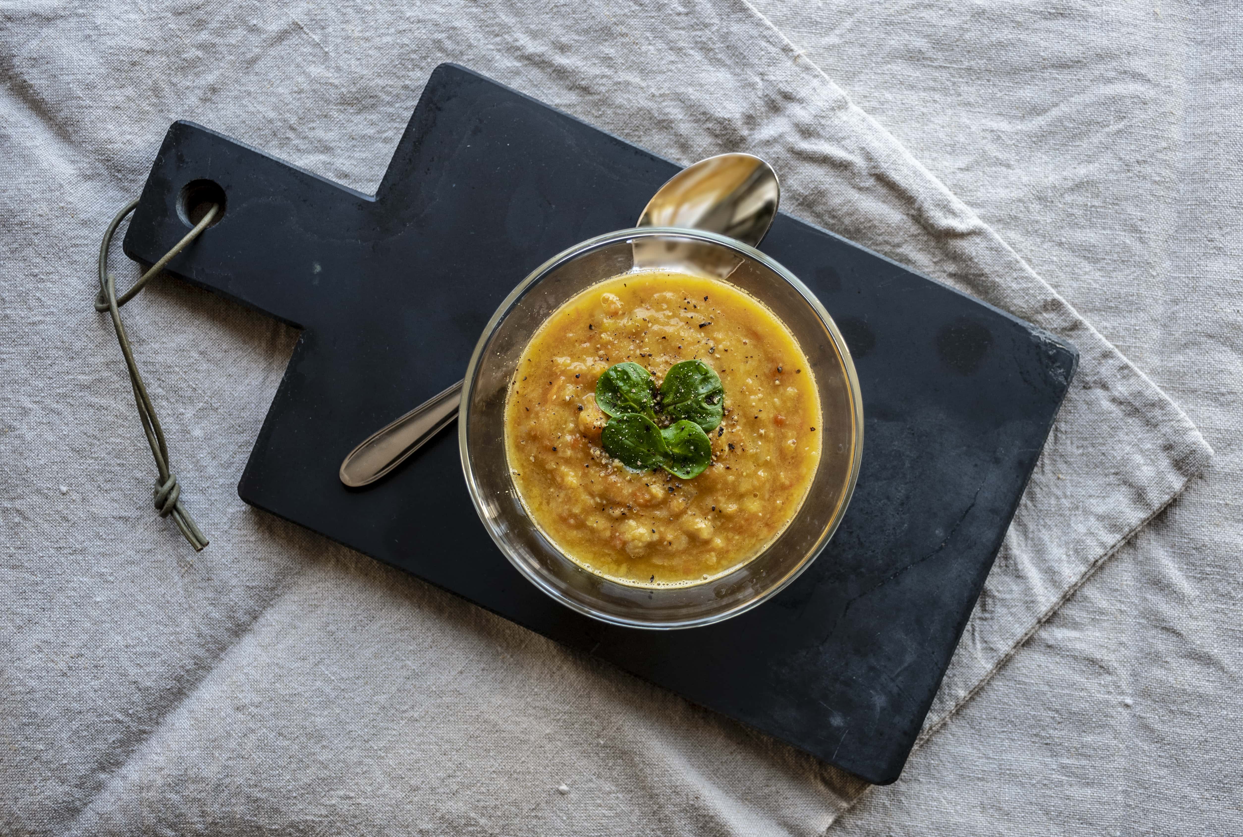 Lauch-Karottensuppe mit Kichererbsen - BIO AUSTRIA